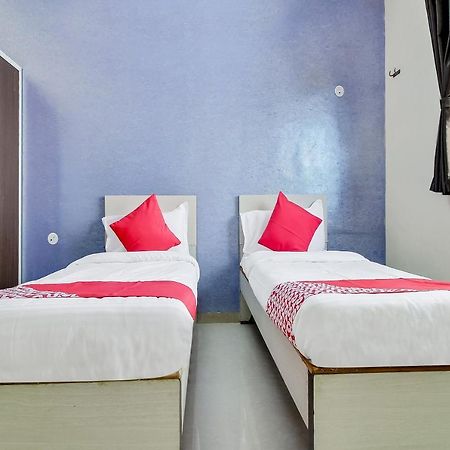Oyo Flagship 48365 Hotel Shiva'S Castle Chalisgaon Exterior foto