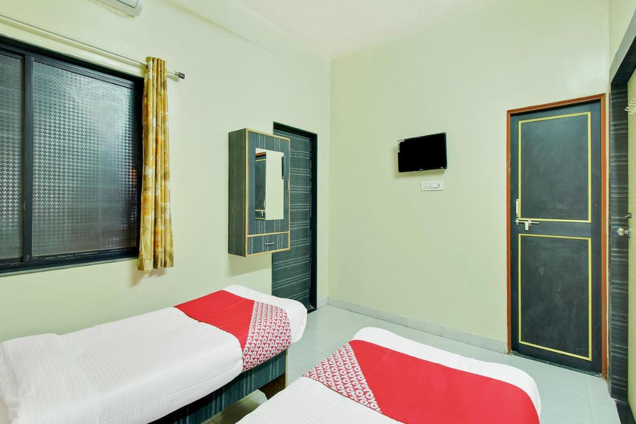 Oyo Flagship 48365 Hotel Shiva'S Castle Chalisgaon Cameră foto