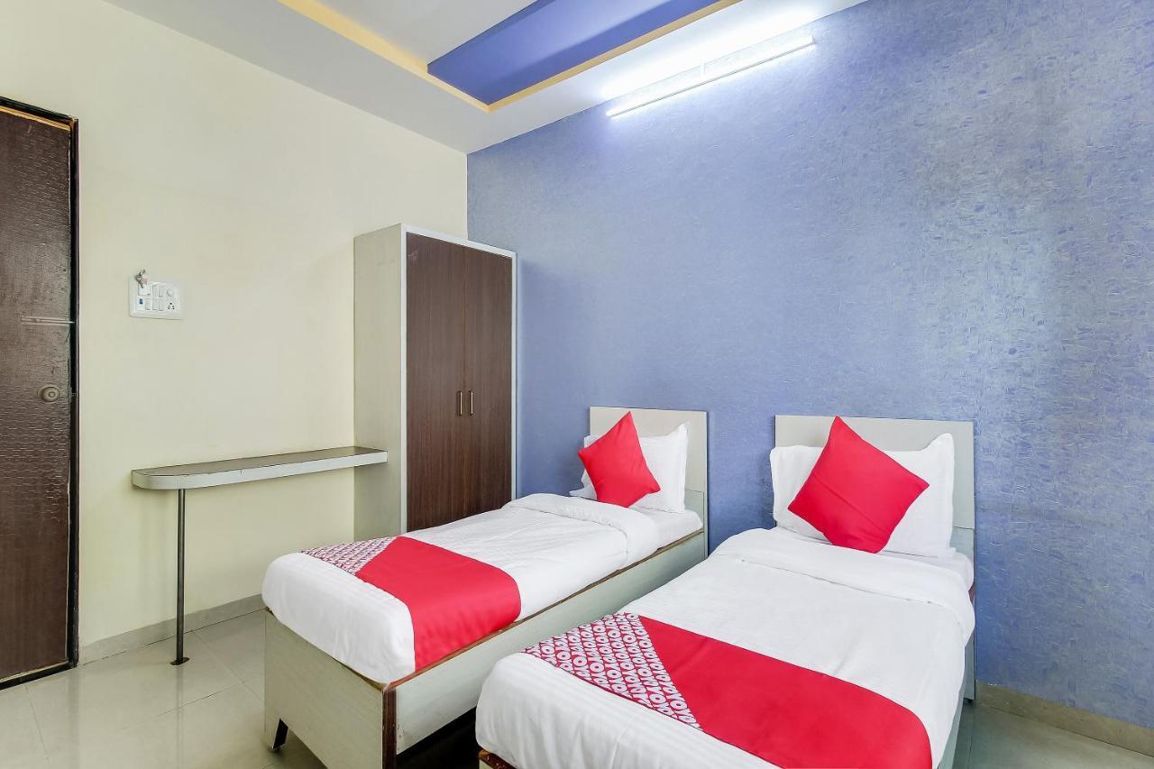 Oyo Flagship 48365 Hotel Shiva'S Castle Chalisgaon Exterior foto
